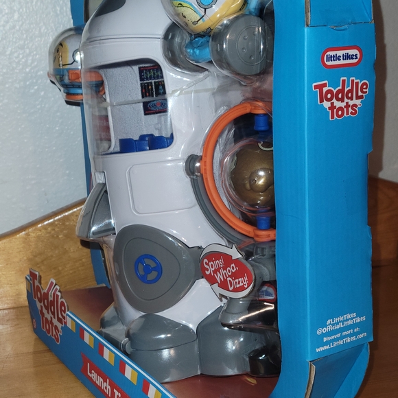 Launch Time Rocket Toy - Picture 3 of 4